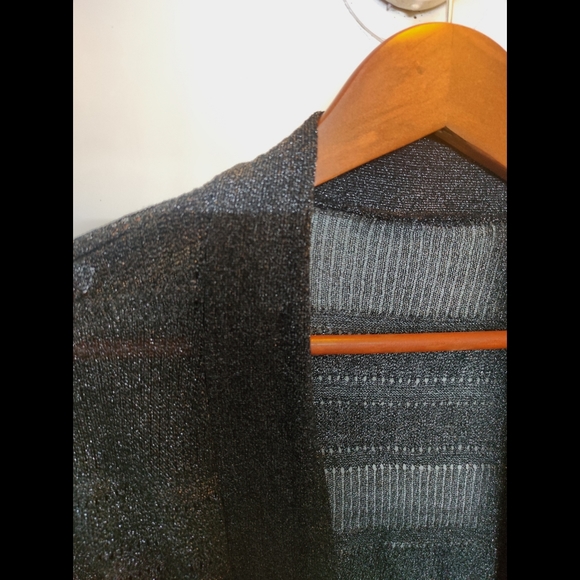 ❌SOLD❌ BLACK SHIMMER SHRUG - Picture 6 of 6